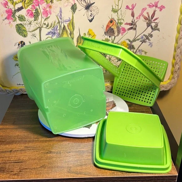 Tupperware Lime Green Storage Box - Picture 4 of 5